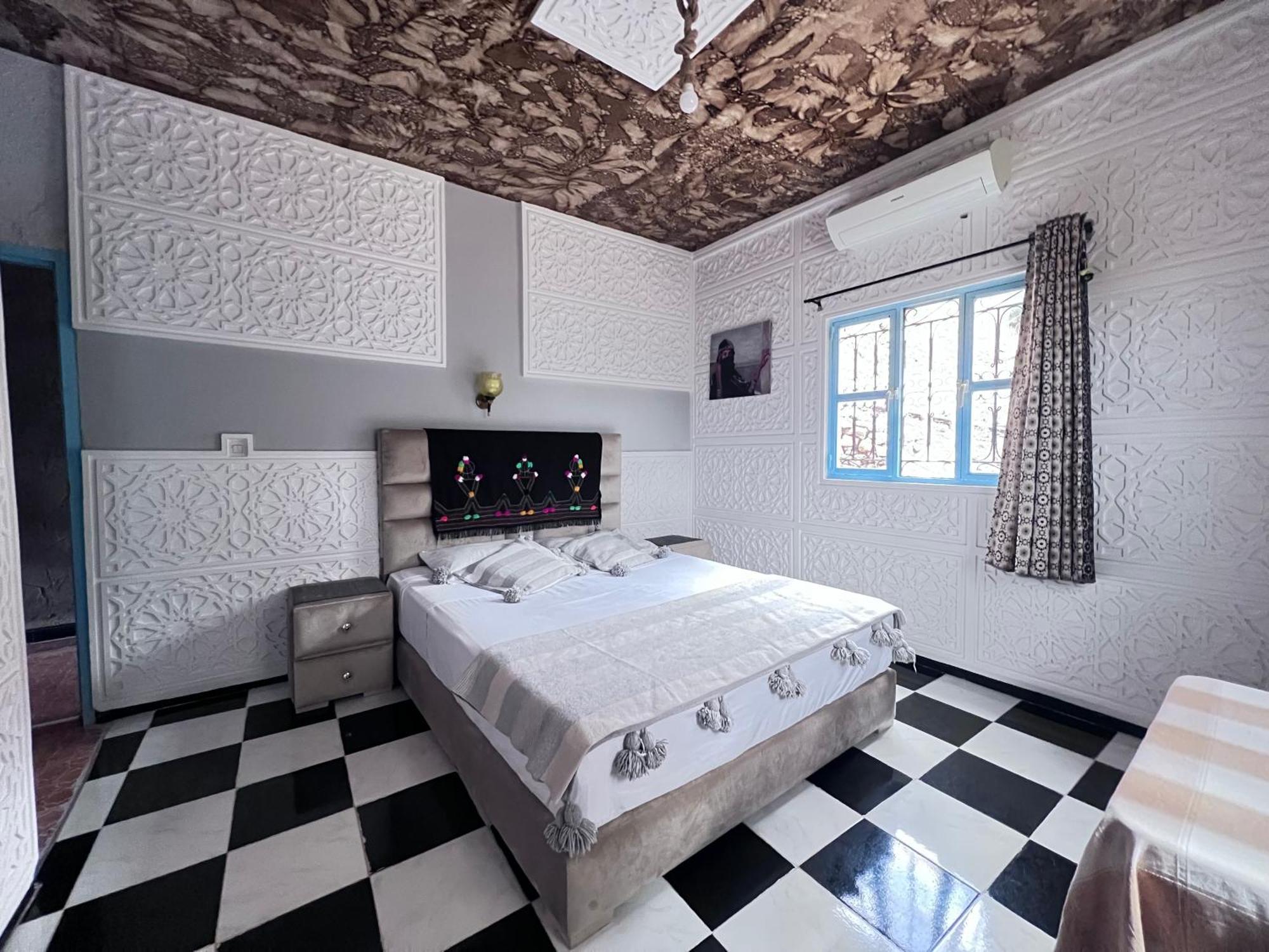 La Maison Traditionnelle Hotel Et Guesthouse ทาเฟราสท์ ภายนอก รูปภาพ