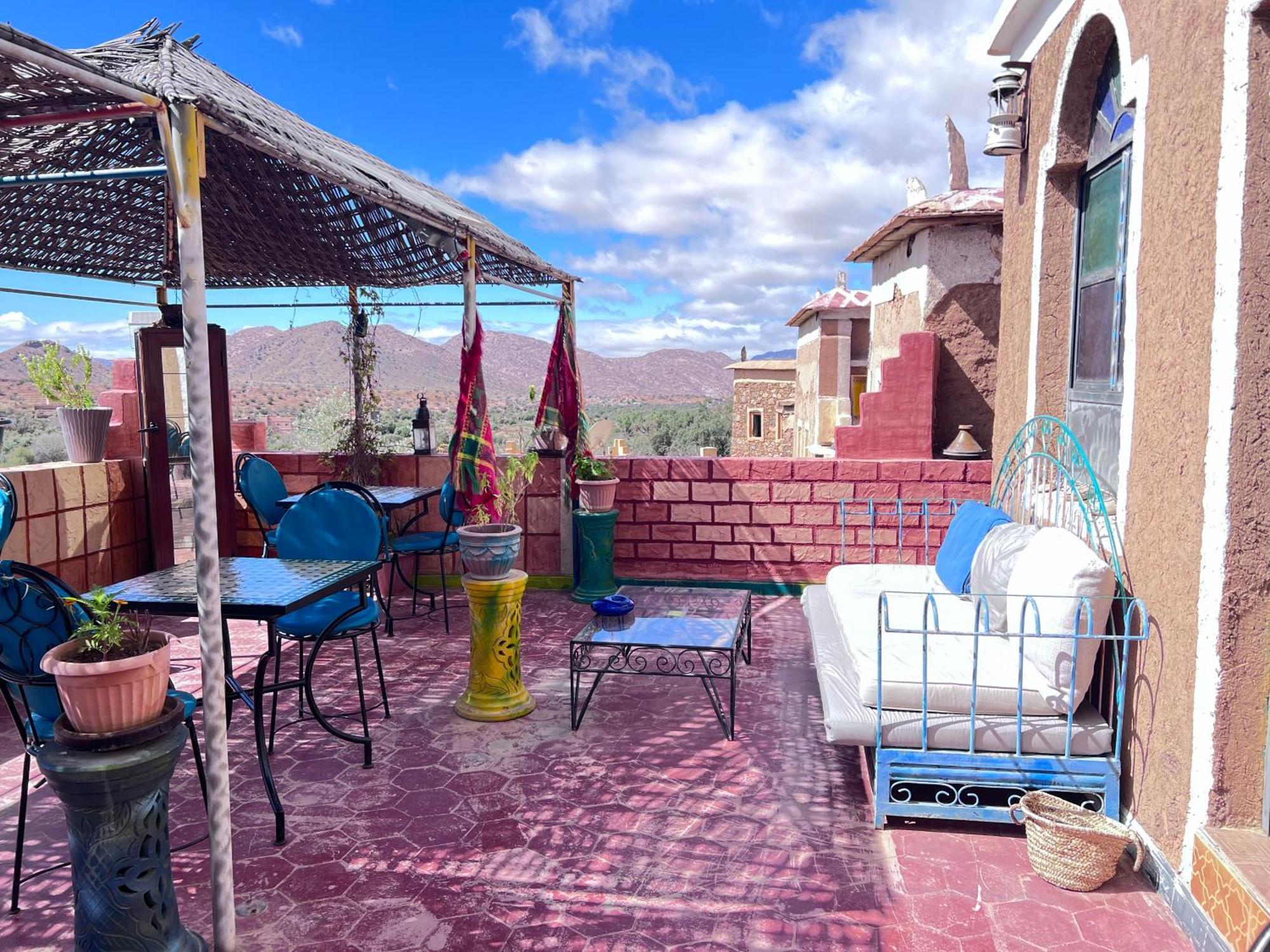 La Maison Traditionnelle Hotel Et Guesthouse ทาเฟราสท์ ภายนอก รูปภาพ