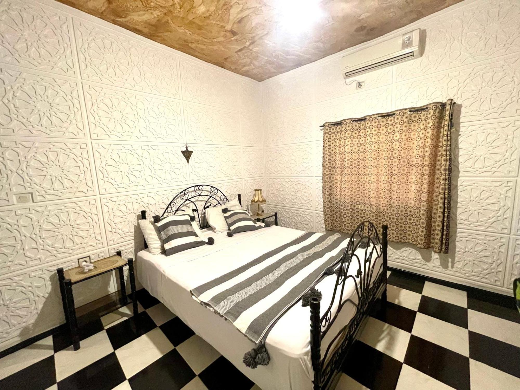 La Maison Traditionnelle Hotel Et Guesthouse ทาเฟราสท์ ภายนอก รูปภาพ