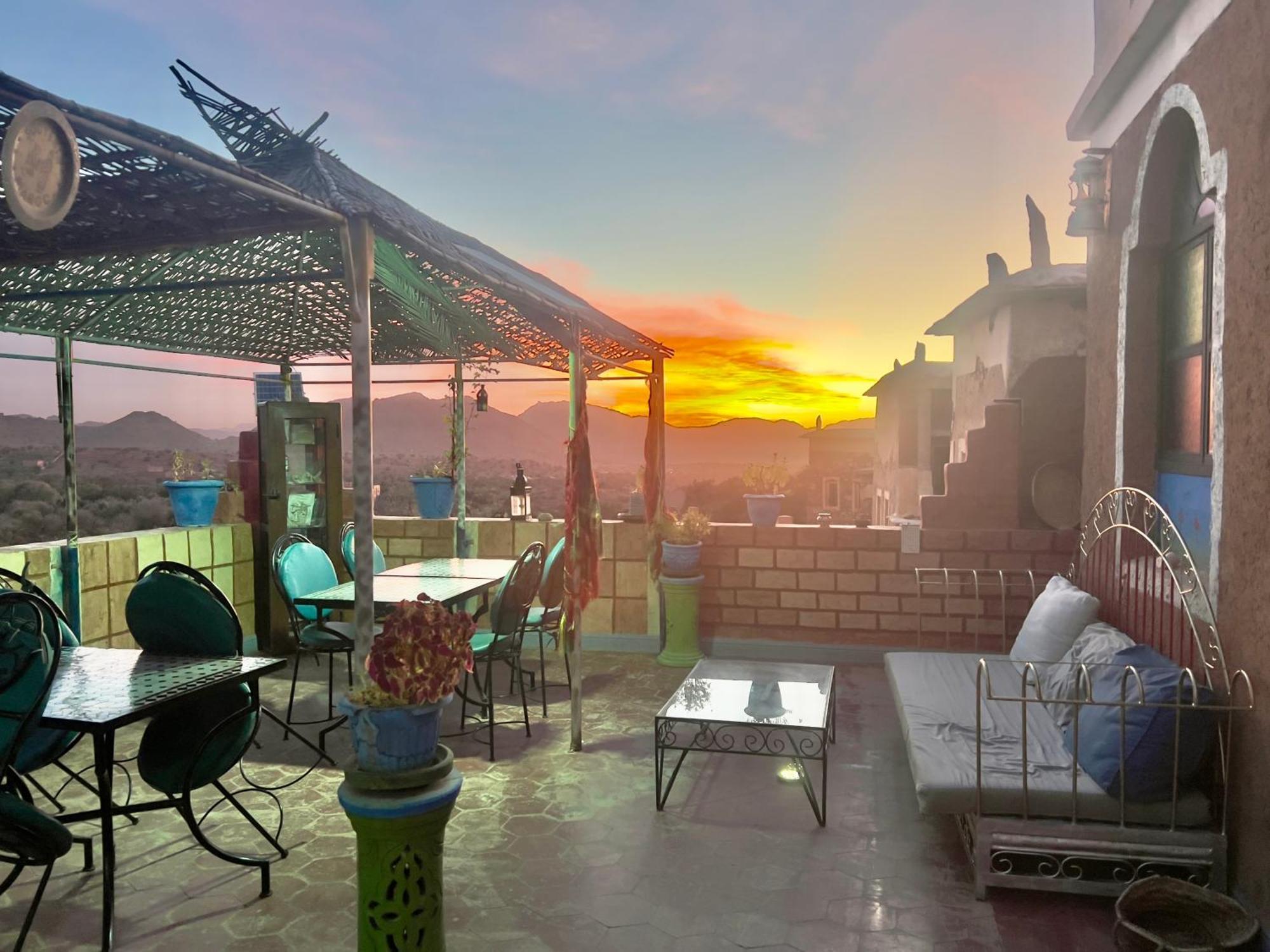 La Maison Traditionnelle Hotel Et Guesthouse ทาเฟราสท์ ภายนอก รูปภาพ